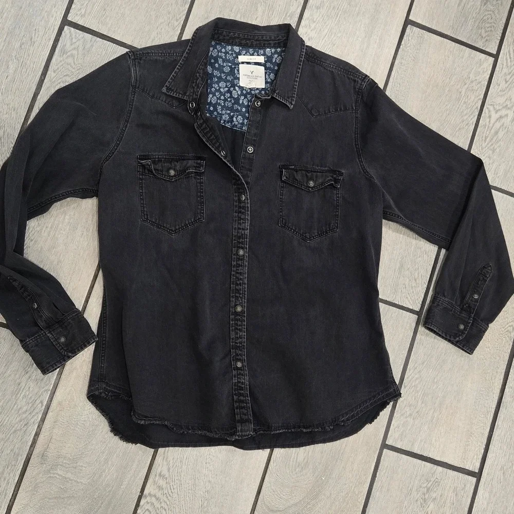 American Eagle Outfitters XL Slim Fit Black Denim Western Snap Shirt Raw Hem